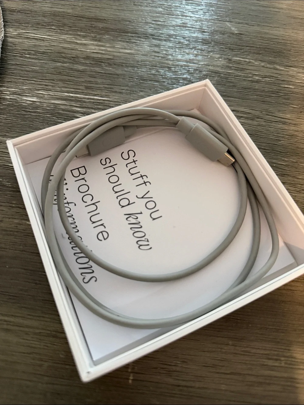 Oura ring 4 gold size 6 with box and charging dock